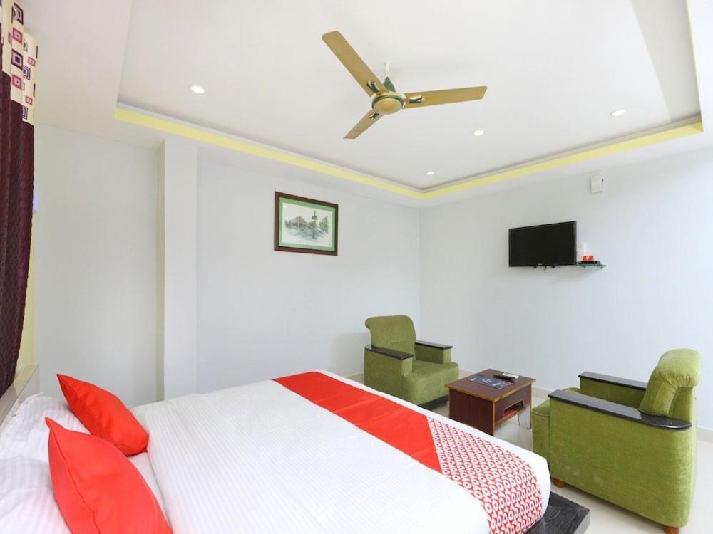 Sai Golden Rooms تيروباتي المظهر الخارجي الصورة