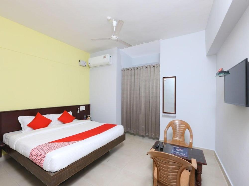 Sai Golden Rooms تيروباتي المظهر الخارجي الصورة